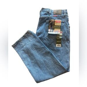 Wrangler Regular Fit Straight Leg Jeans Mens Size 42x30 NWT